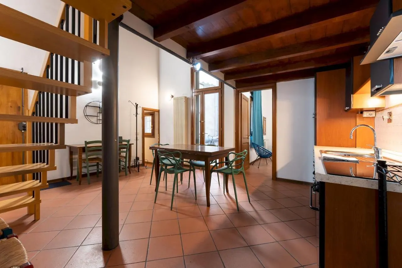 Oriuolo 8 Apartment Florence Italy