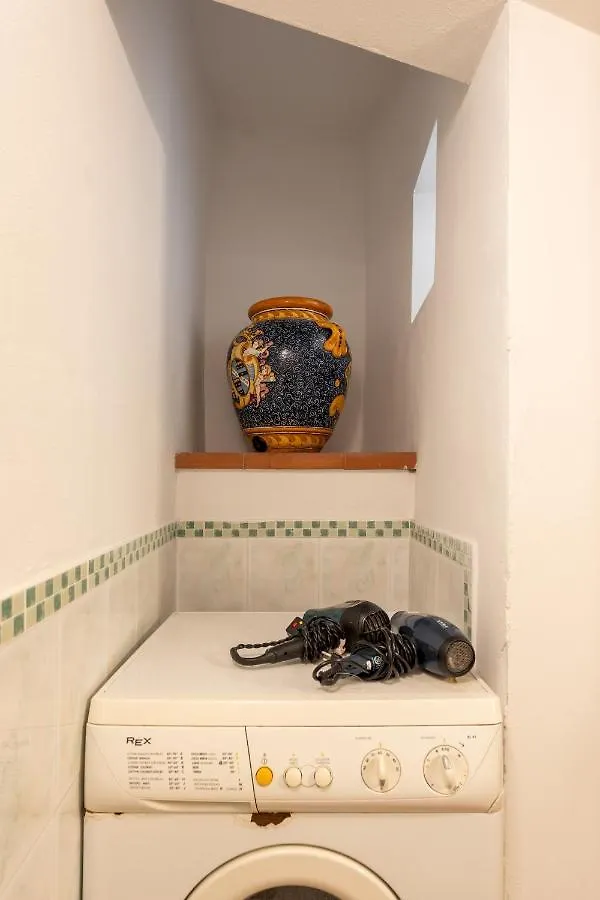 Oriuolo 8 Apartment Florence Italy